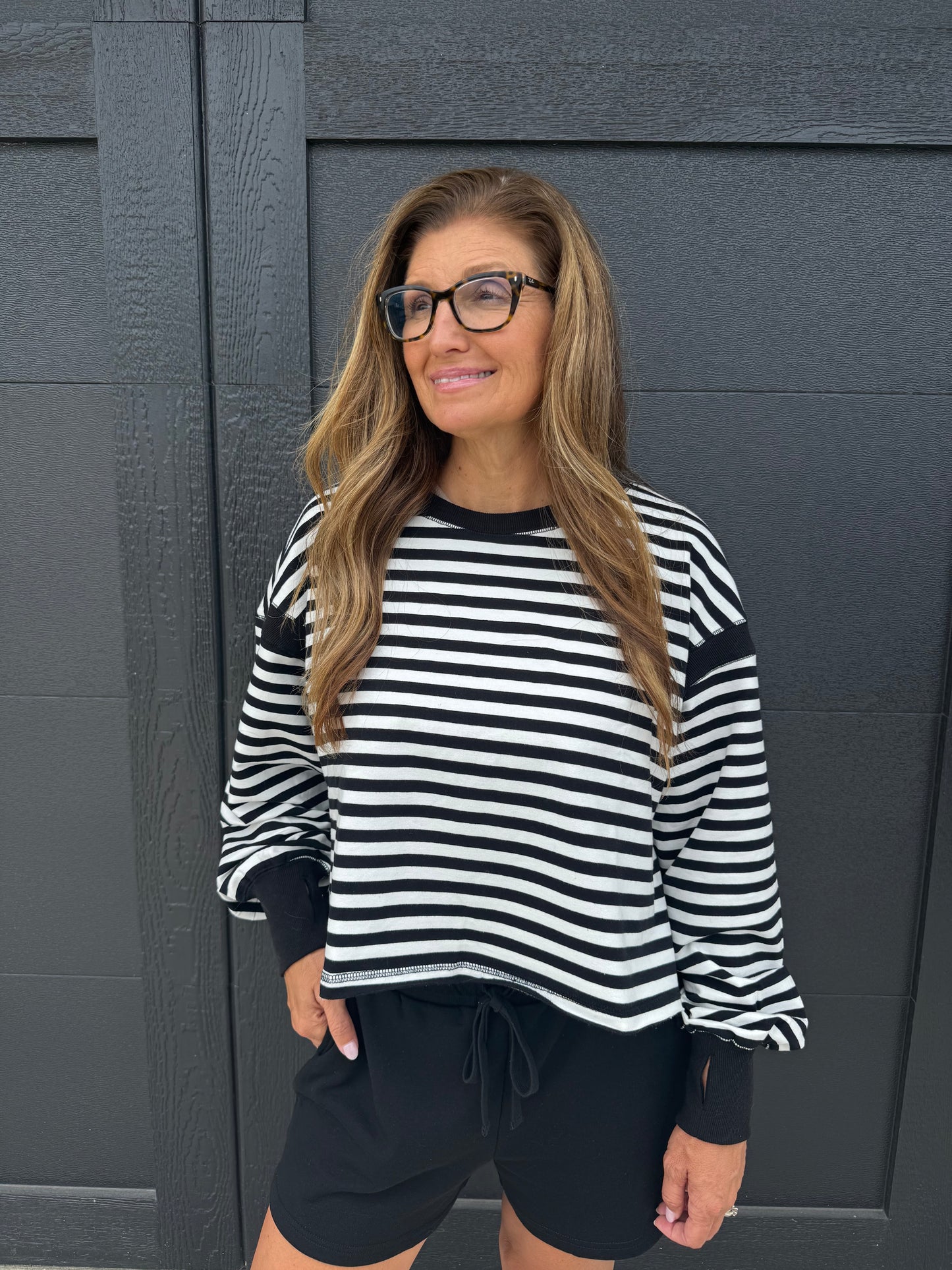 Long Sleeve Striped Open Back Top: BLACK/IVORY