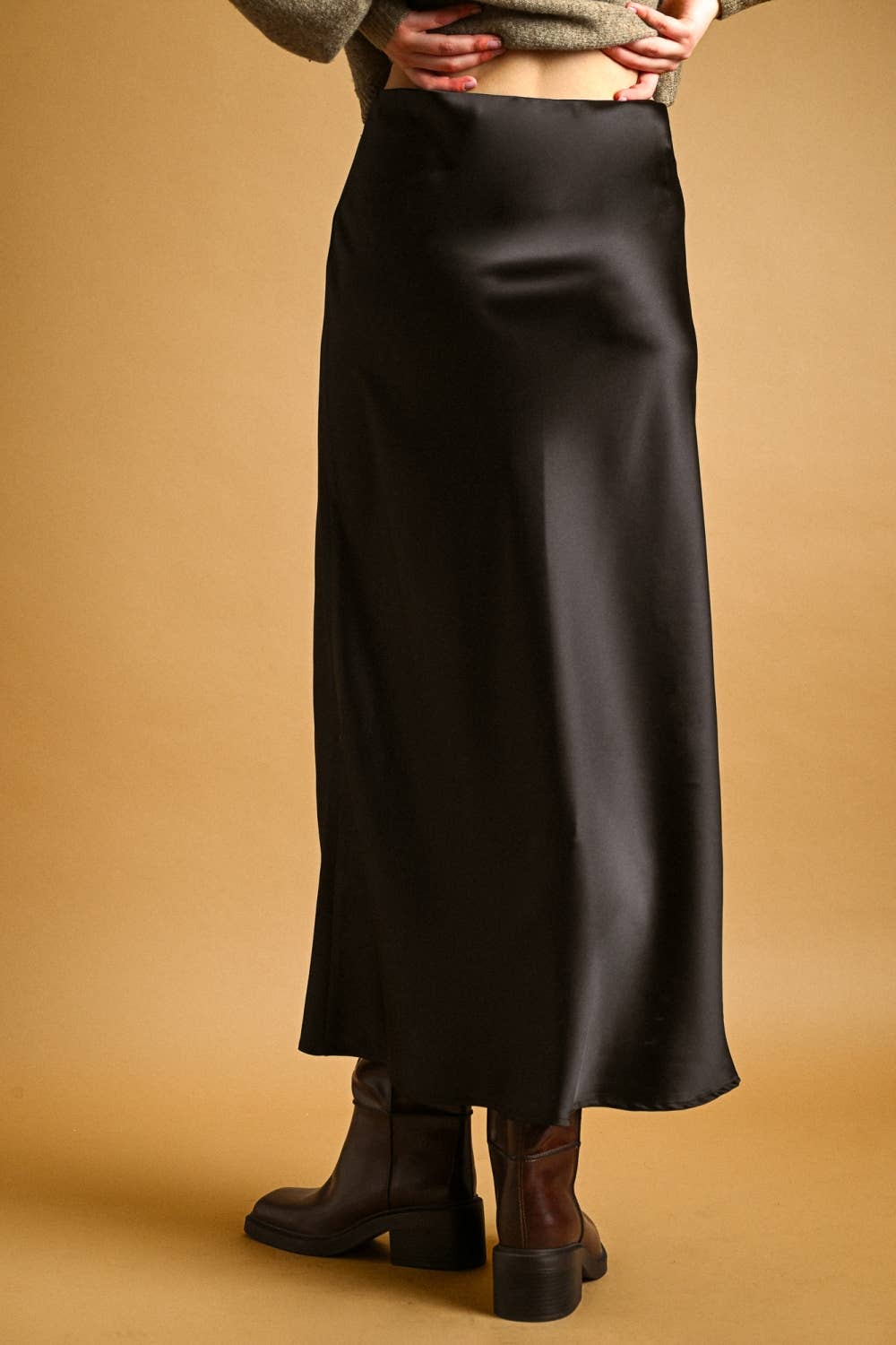 SATIN MAXI SKIRT: BLACK
