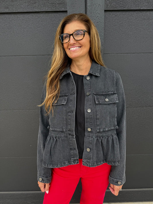 DENIM PEPLUM HEM FRONT BUTTON JACKET WITH POCKETS: BLACK