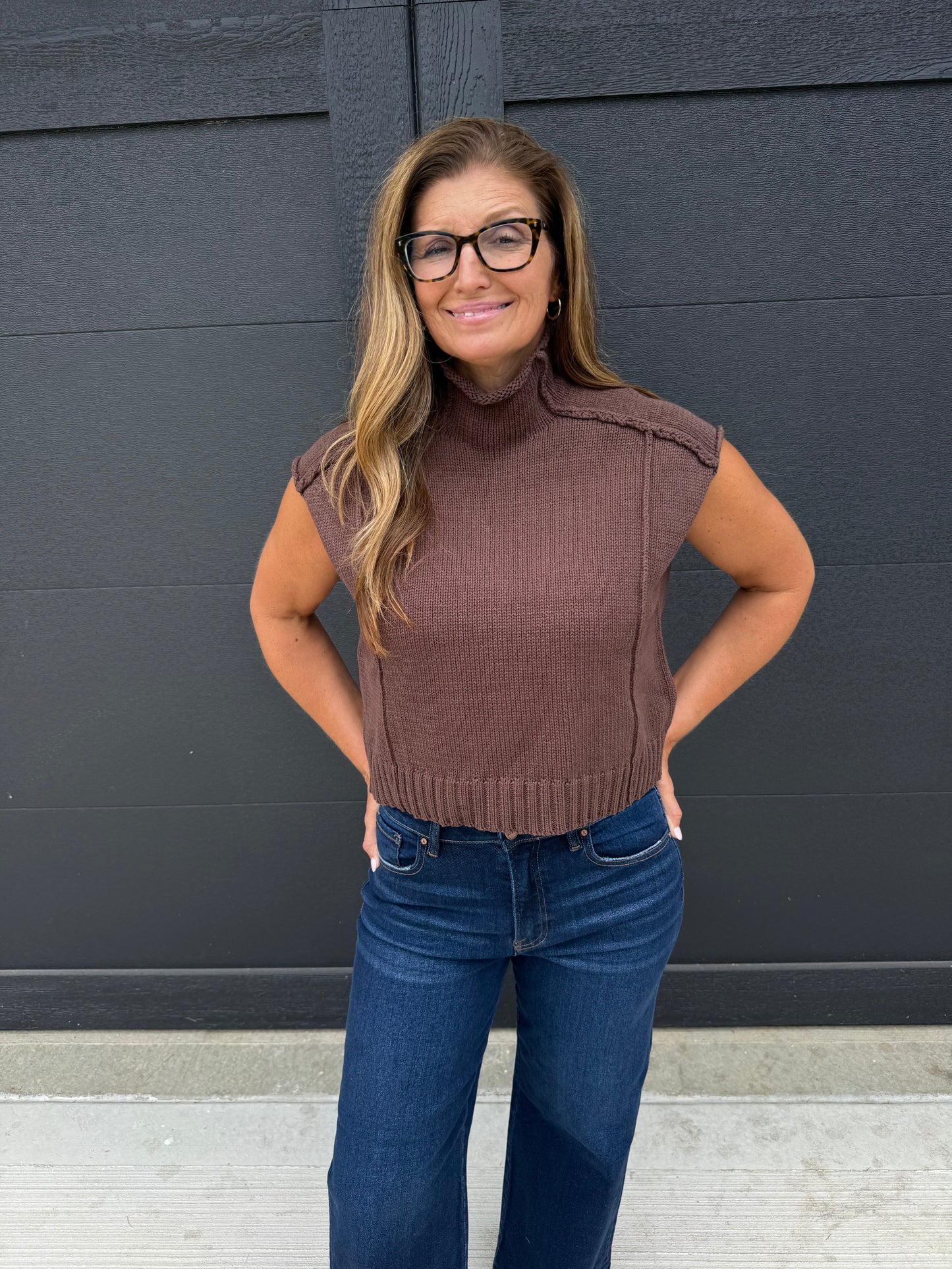 Highneck sleeveless knitted sweater- Beige and Chocolate