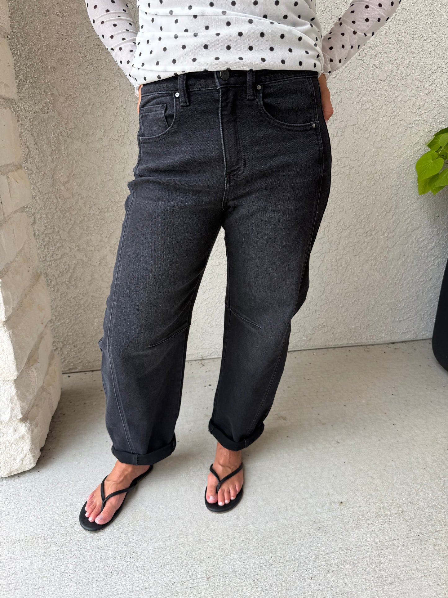 High Rise Crop Barrel Jeans-Black