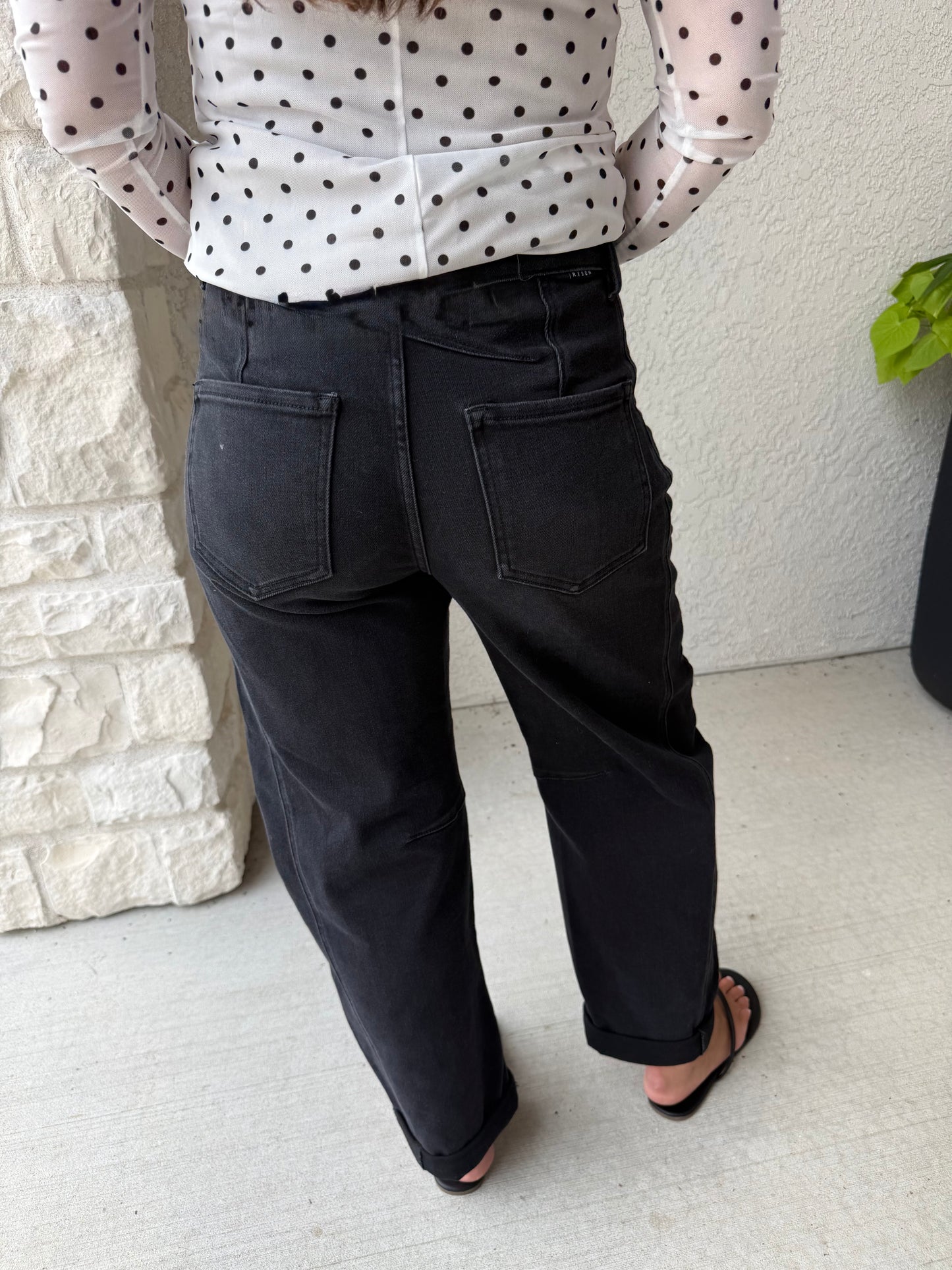 High Rise Crop Barrel Jeans-Black