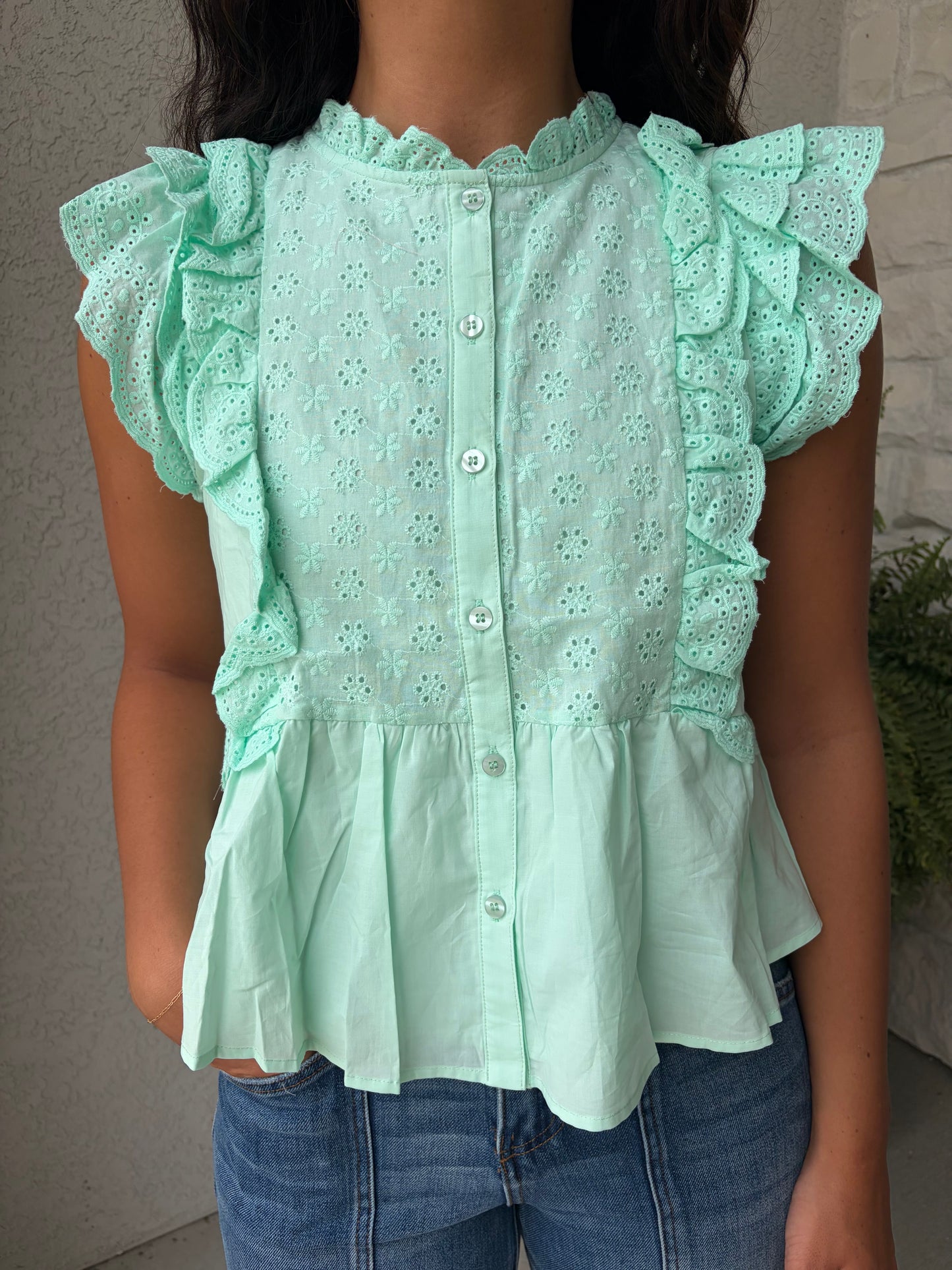 EYELET BUTTON DOWN PEPLUM TOP : MINT