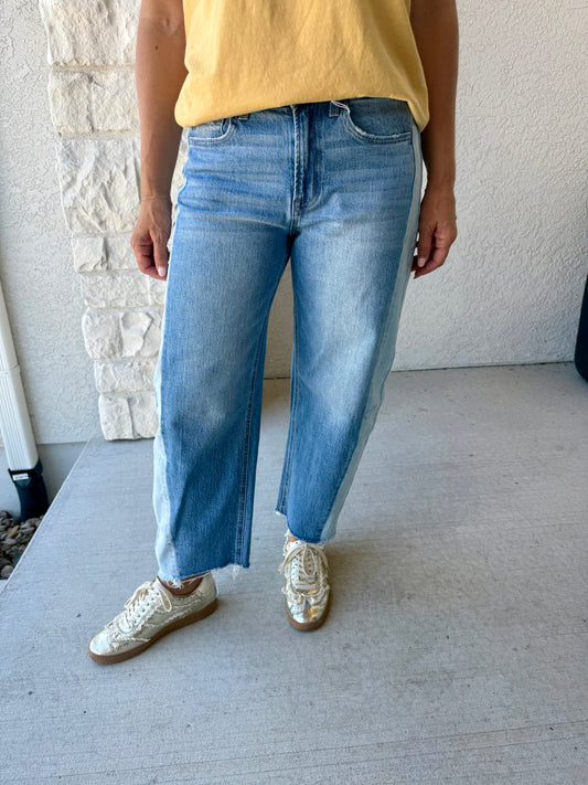 HIGH RISE TWO TONE BARREL LEG JEANS SIZES 26-32