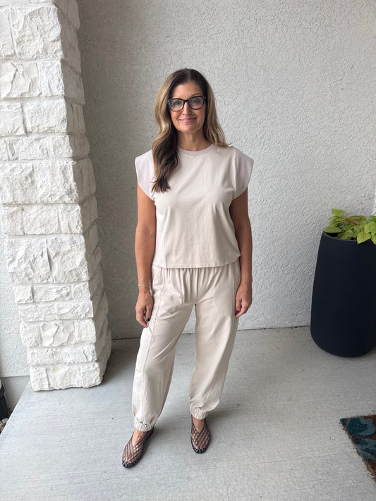 Ribbed trim cap sleeve Top and Pant Set.- Beige